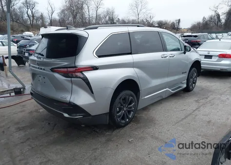 2024 Toyota Sienna Xse z USA, uszkodzony, nr VIN 5TDDRKEC1RS188513